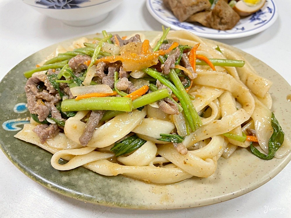 台北中正區美食推薦「周記手工家常麵」城中市場必吃推薦，每日現做手工麵，飄香三十多年的好滋味！