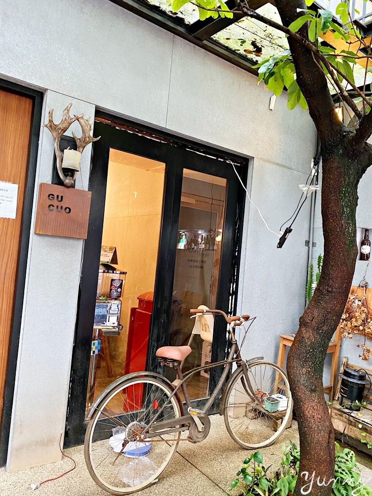 台北咖啡廳推薦～「Arthere Café 上樓看看咖啡」市政府附近的不限時咖啡廳，辦公、聊天都適合的好地方！