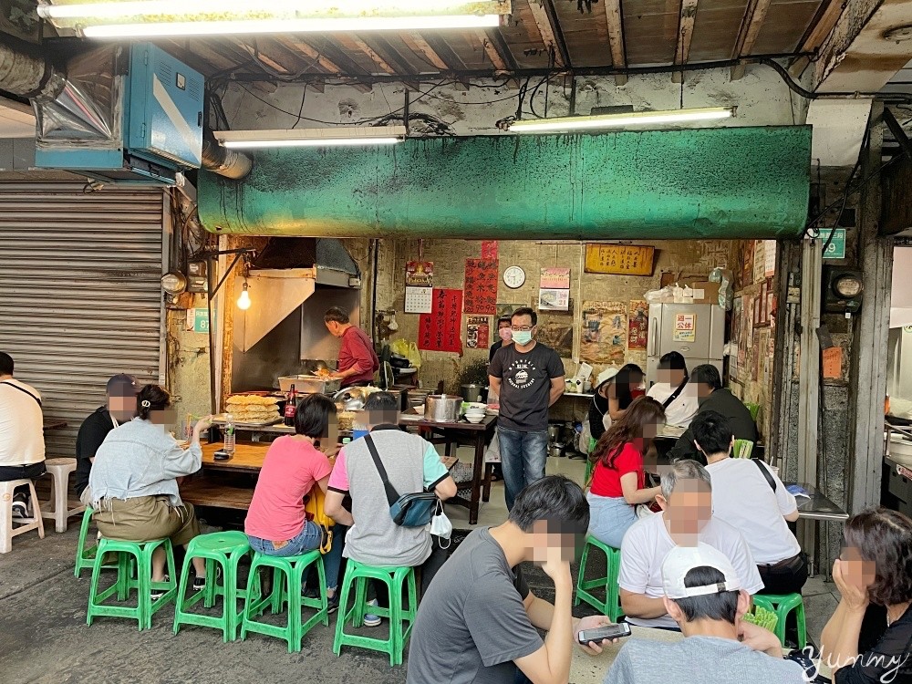 台南中西區美食「阿江鱔魚意麵」台南必吃鱔魚意麵，大火爐炒鱔魚香氣逼人！