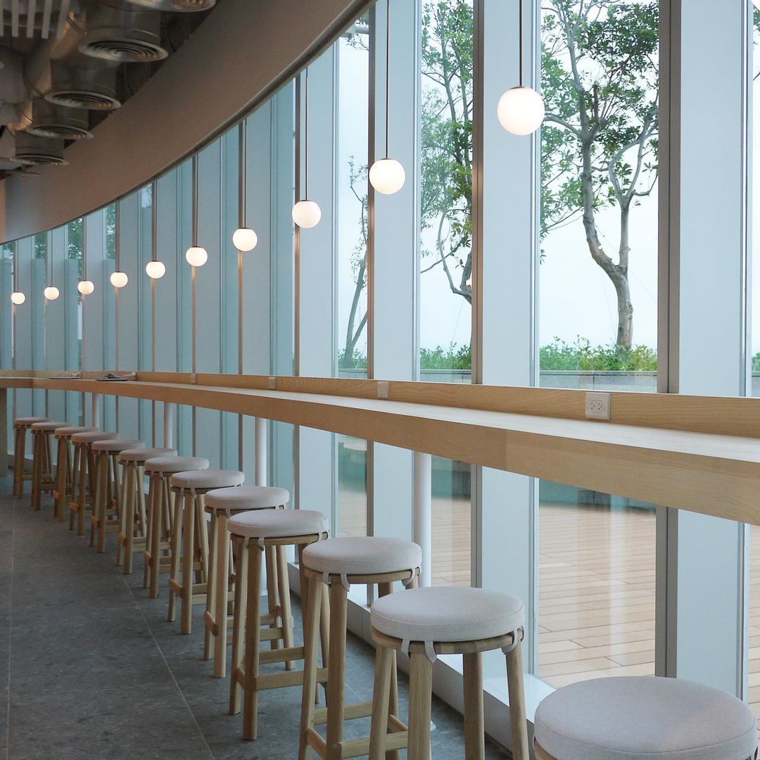 台中必喝咖啡店「REC COFFEE」日本福岡冠軍咖啡首度插旗台灣，在26樓高空景觀下喝一杯咖啡吧！