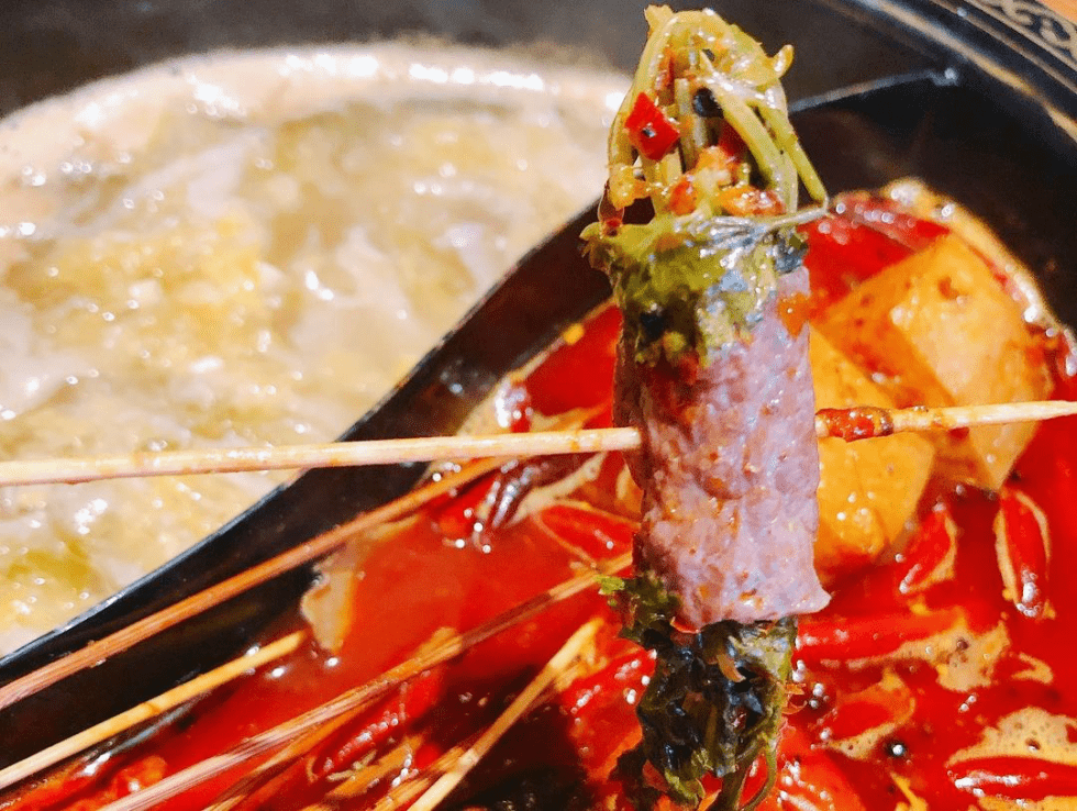 台北東區美食「辣二爺麻辣涮串」香辣帶勁的道地好滋味，讓你一吃就上癮！