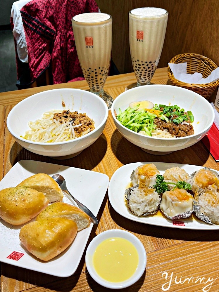 台北信義區美食推薦～知名港式茶餐廳「春水堂」珍珠奶茶必喝！