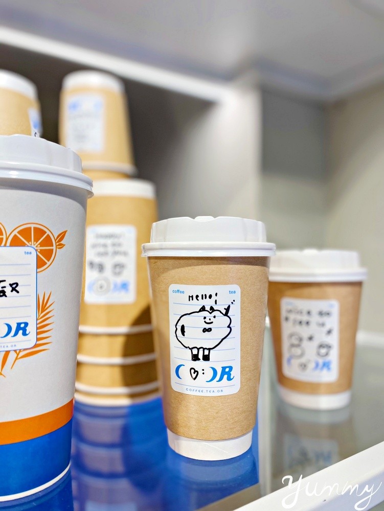 藝人Lulu及小樂共同打造的飲料品牌「COFFEE.TEA.OR」主打低熱量飲品～就在台北東區啦！