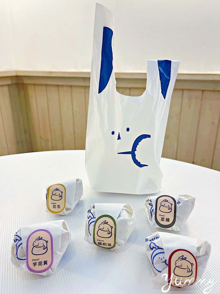 台中人氣網美麻糬店「米玥麻糬堂」，在台北東區也有分店了～可愛的兔兔包裝讓人凍未條啦！