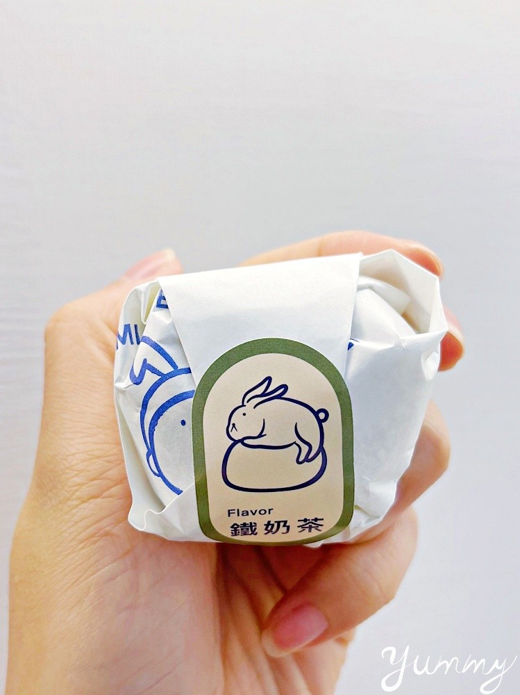 台中人氣網美麻糬店「米玥麻糬堂」，在台北東區也有分店了～可愛的兔兔包裝讓人凍未條啦！