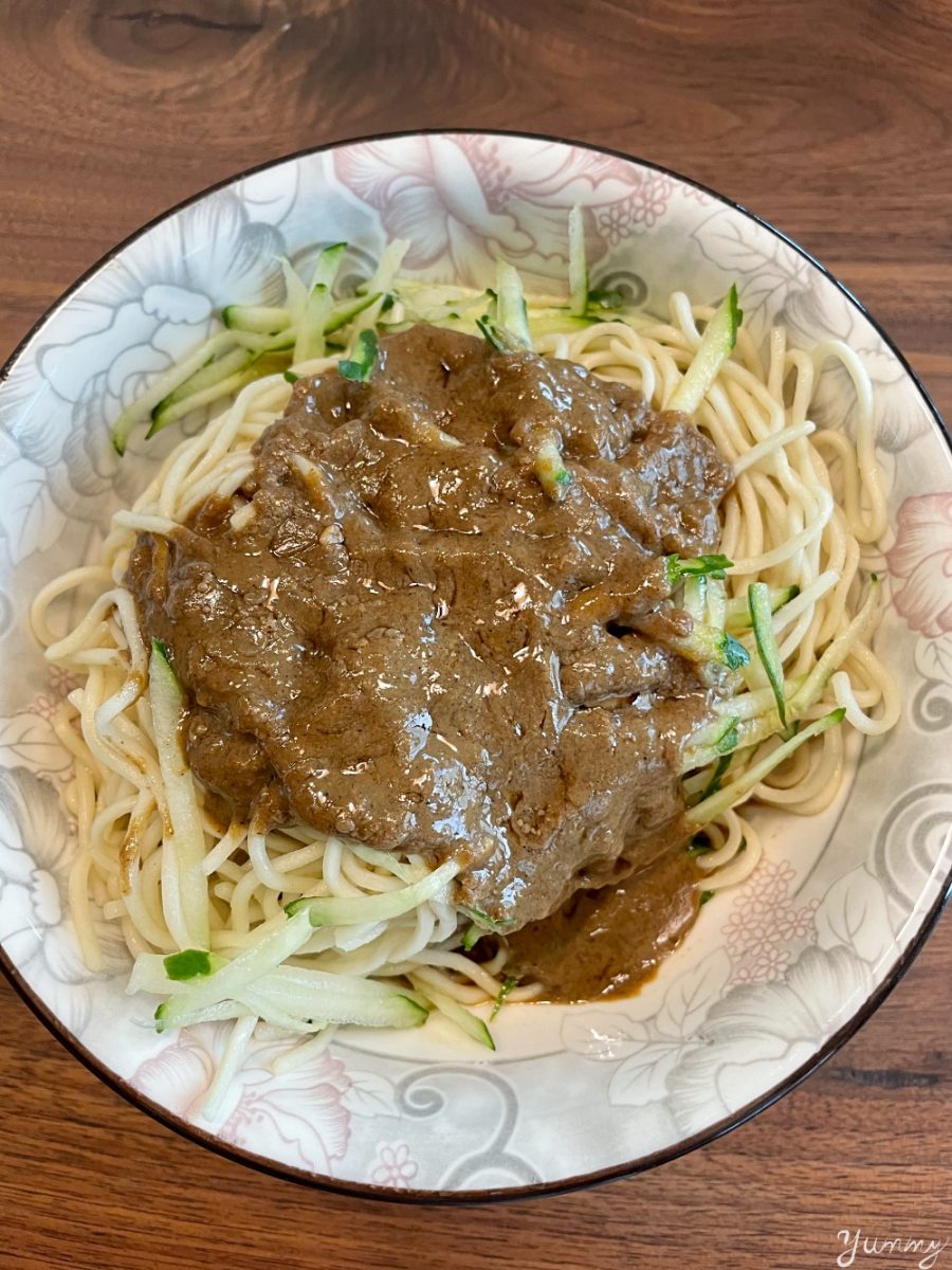 通化夜市超人氣小吃「廖家涼麵專賣店」每天早上五點開賣，炎炎夏日就是想吃涼麵！