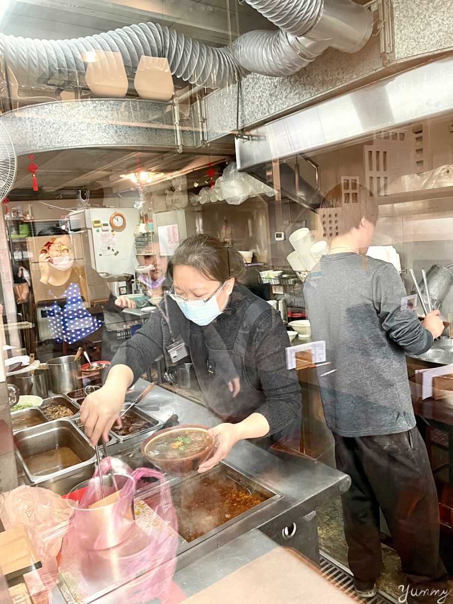 台北車站美食「雲客來山西刀削麵館」台北牛肉麵節網路票選第四名，味美價廉上班族、學生族最愛！