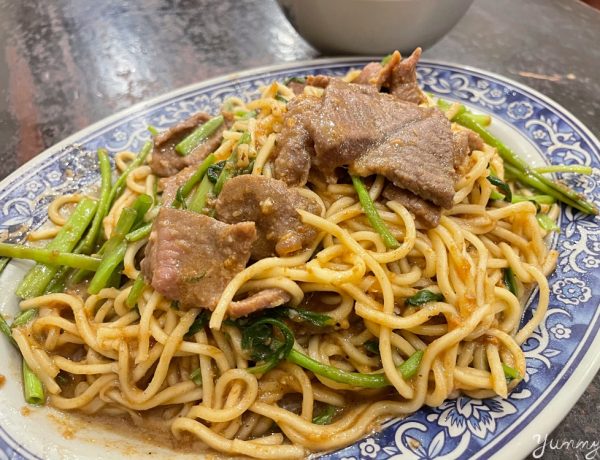 松江南京站美食「帝一沙茶羊肉」中山區老字號沙茶牛肉，沙茶香氣十足好滋味！