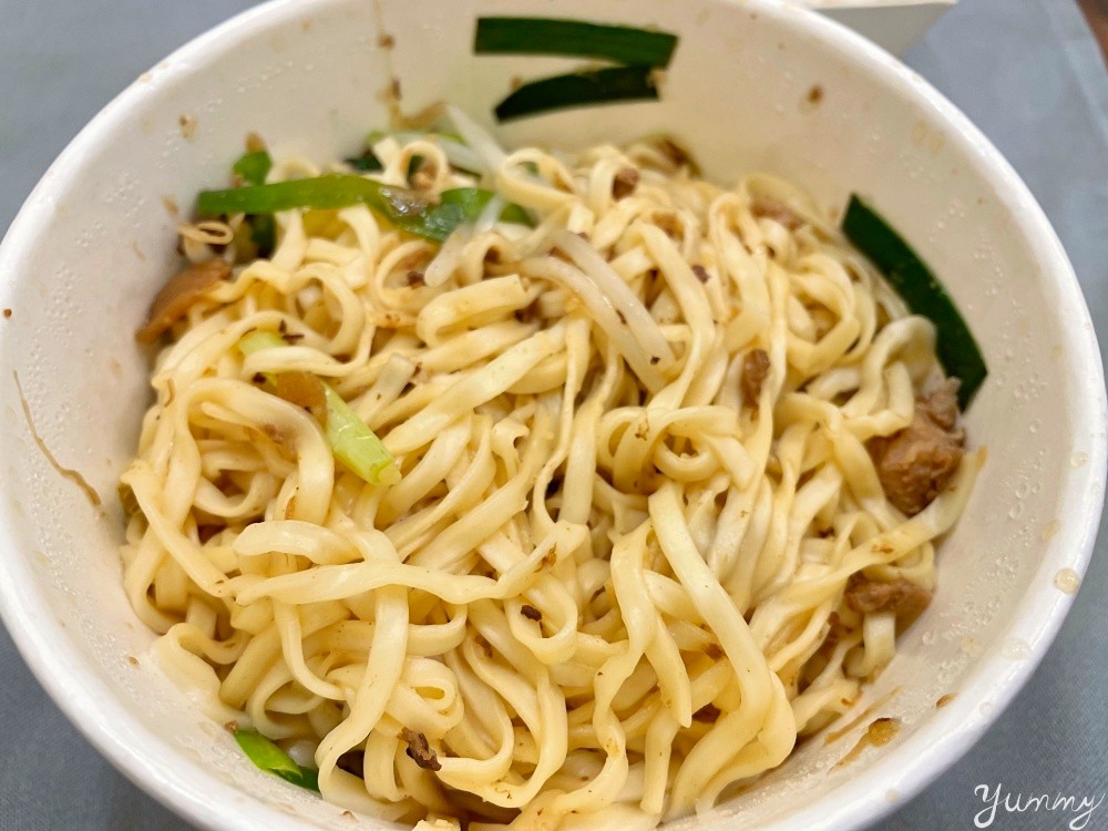 台北美食推薦「南京七里香」台北最好吃的臭豆腐，外皮香酥內嫩一吃驚艷！