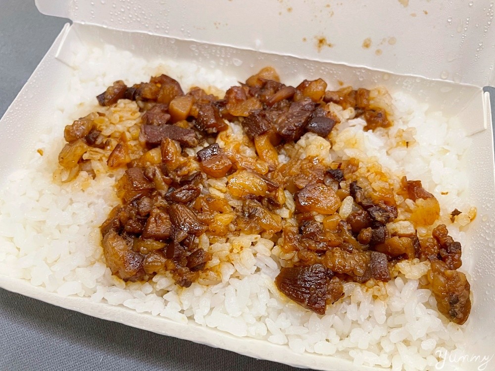 台北美食推薦「南京七里香」台北最好吃的臭豆腐，外皮香酥內嫩一吃驚艷！