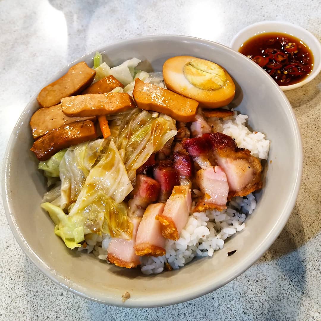 廣東正龍城烤鴨｜40年知名燒臘老店，永和外帶便當首選，近永安市場站！