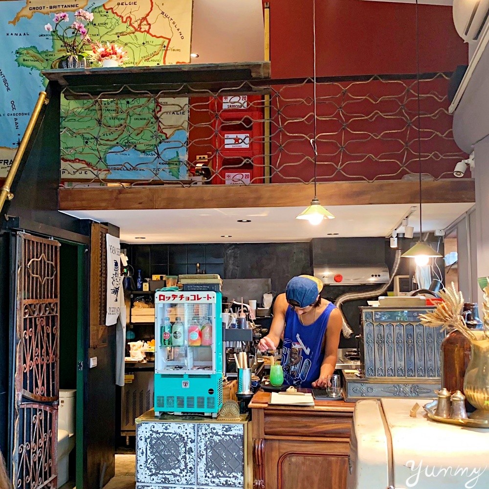 大稻埕不限時咖啡廳「耳邊風」懷舊風格裝潢，迪化街下午茶