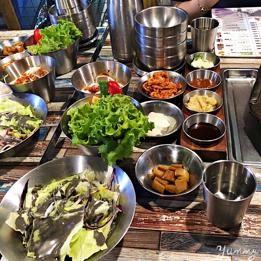 台北東區美食推薦「咚咚家韓式豬肉」韓式燒烤，伊比利豬組合盤必吃！